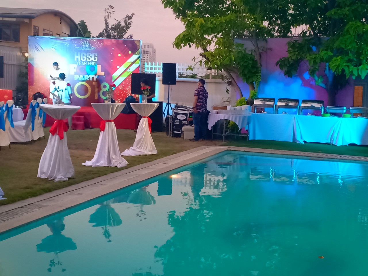  Tiệc tất nhiên tại nhà - END YEAR PARTY 